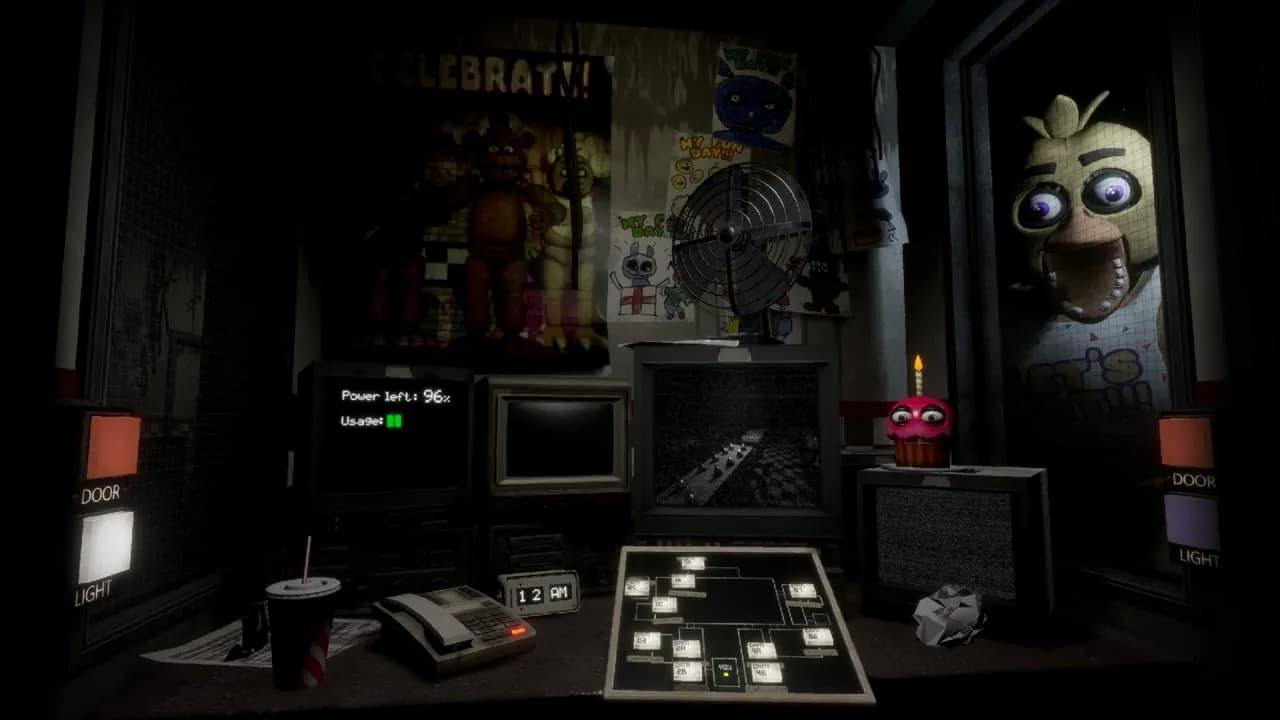FIVE NIGHTS AT FREDDY'S: HELP WANTED — скриншот 1