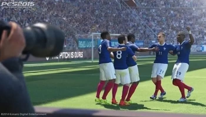 Pro Evolution Soccer 2015 — скриншот 1