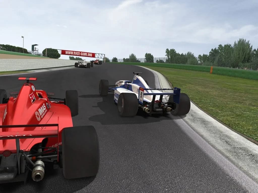 RACE 07 — скриншот 3