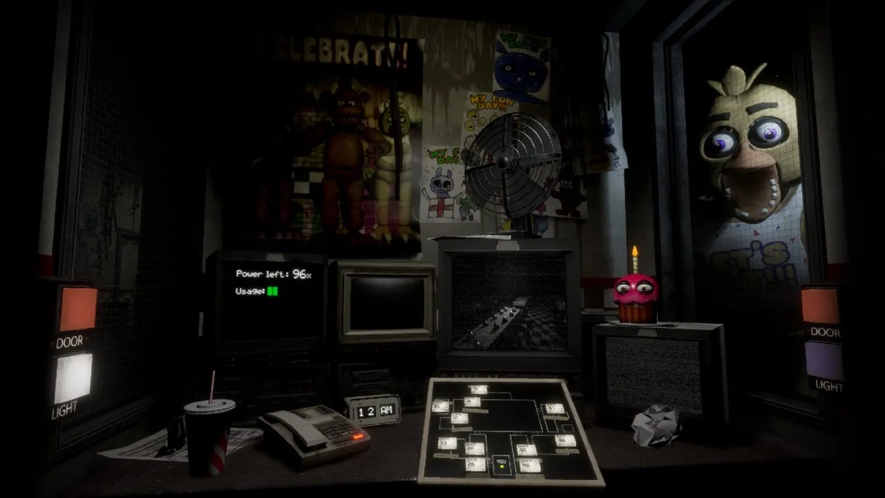 FIVE NIGHTS AT FREDDY'S: HELP WANTED — скриншот 1